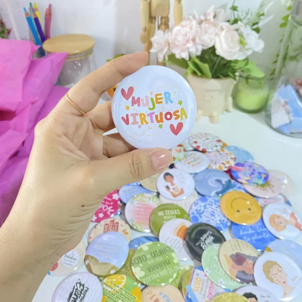 Botones broche con mensajes de fe Botones broche con mensajes de fe